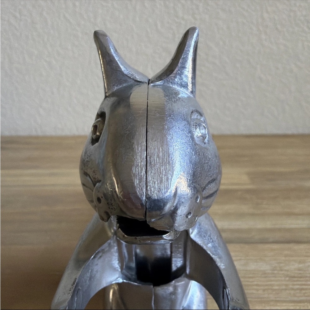 Vintage Nutcracker Squirrel on Log Aluminum Metal Figure Made In Taiwan - Picture 6 of 14